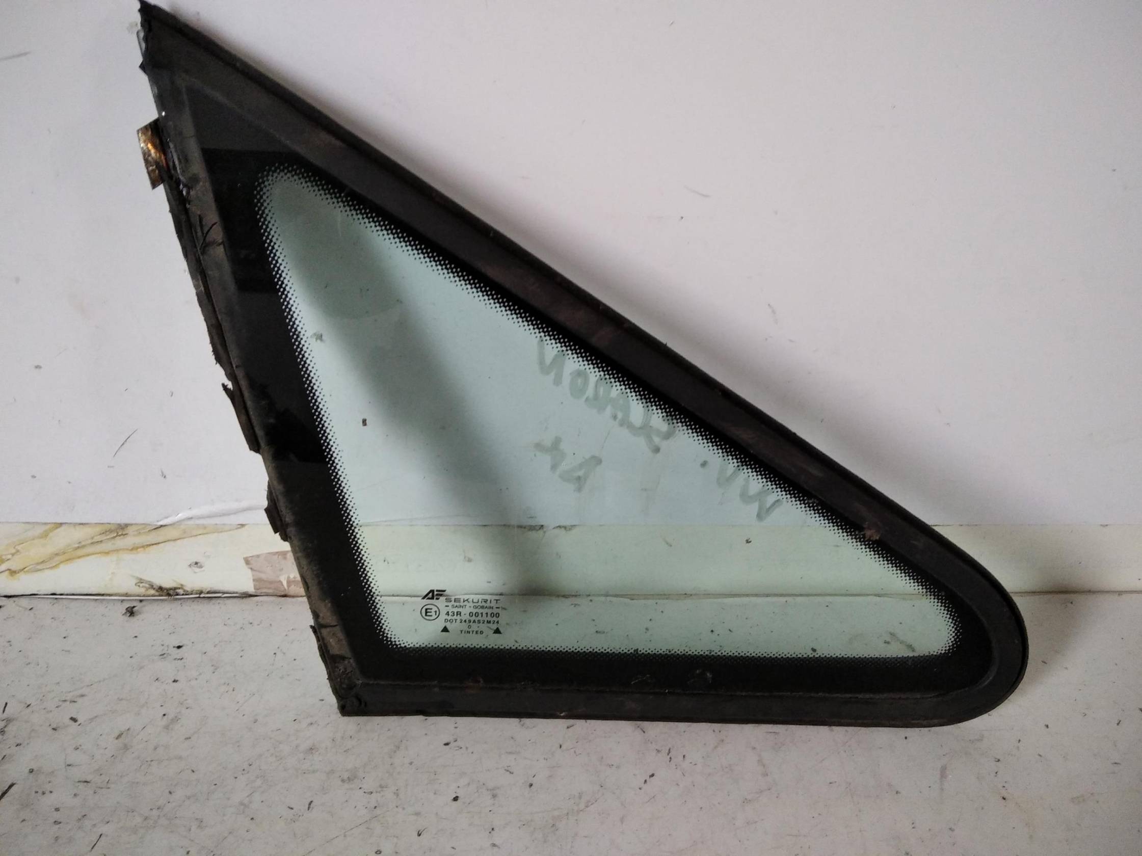 Fisso atermico parafango ant. dx.